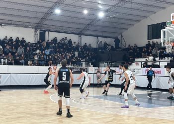 Liniers sigue de 3 en 3 y no tuvo problemas ante Olimpo