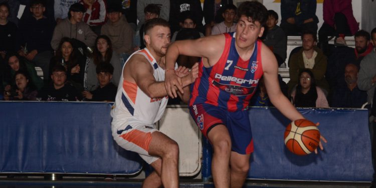 Espora festejó en el clásico