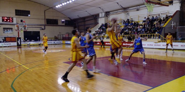 Bahiense bajó a uno de los candidatos