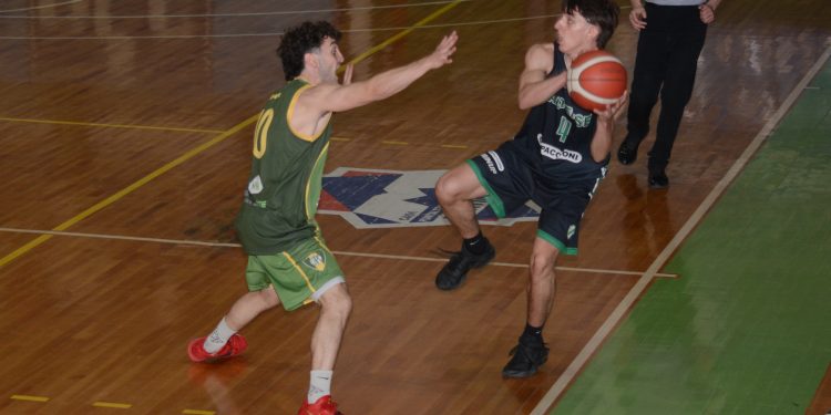 Altense sigue firme como escolta