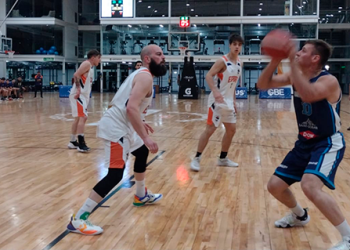 Enorme victoria de Bahía Basket en su casa