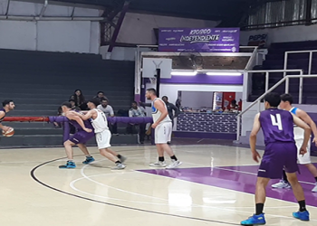 Independiente gana y sube