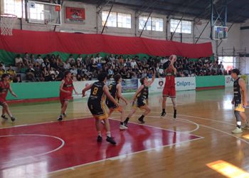 Alem ganó un enorme partido y está a un paso del título