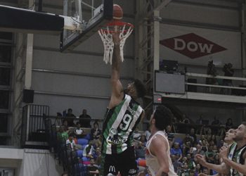 Villa Mitre y otro triunfo apretado