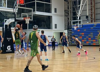 Bahía Basket ganó un duelo clave en el suplementario