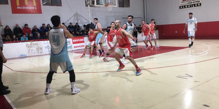 El Nacional debió batallar, pero eliminó a La Falda