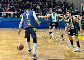 Villa Mitre aplastó a Estrella y está a un paso de la final