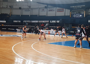 El albo se adelantó en la semifinal de las mayores