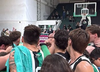 Villa Mitre ganó en casa