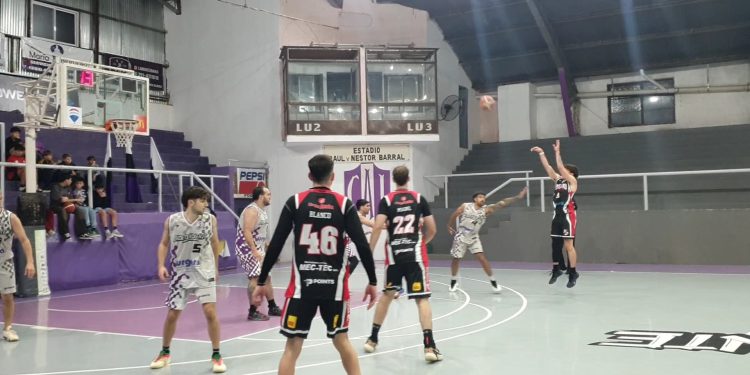 Sportivo apretó el acelerador en el último cuarto y se llevó el partido ante Independiente