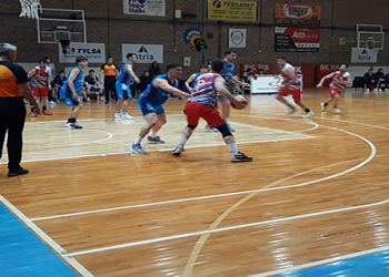 Barrio Hospital superó al celeste en la cancha y en la tabla