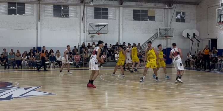 Napo no pierde de vista el podio