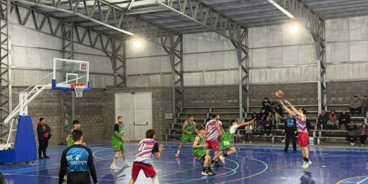 Barrio Hospital pisó fuerte en casa y arrancó con una victoria