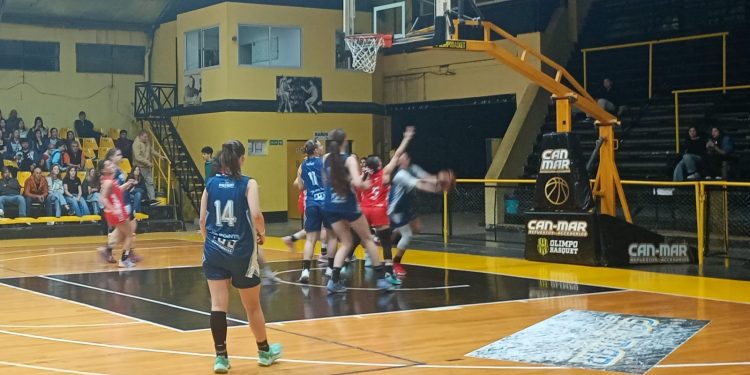 Alegría en Bahía: las chicas tuvieron el primer triunfo en la ciudad del básquet