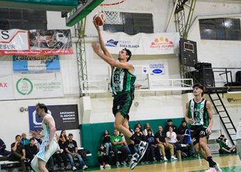 Villa Mitre ganó en el debut