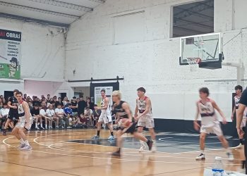 Liniers golpeó en el momento justo y empardó la final U17