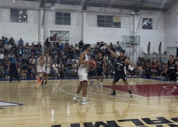 Napo se pone el traje de candidato