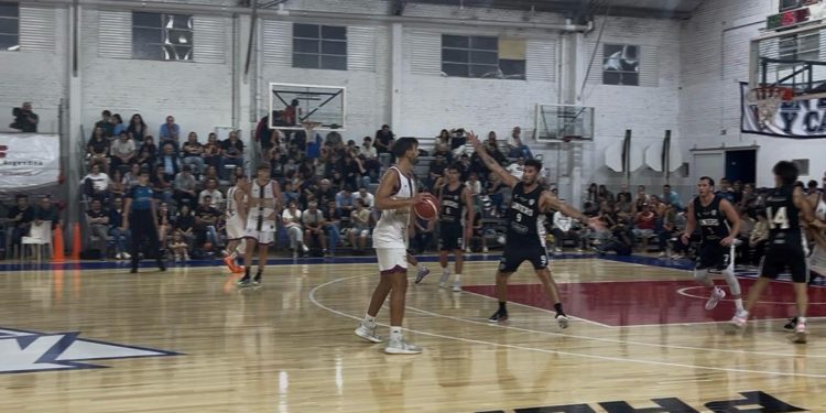 Napo se pone el traje de candidato