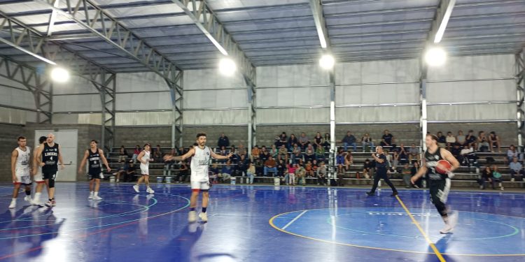 El Chivo en la Curtiembre: noche histórica y cierre apretado como un cinturón