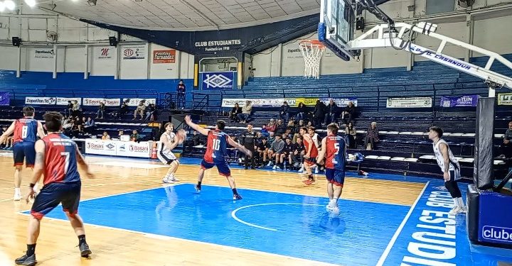 El Albo encontró la salida en el último cuarto