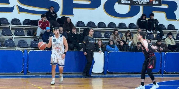 Espora quebró el partido en el último cuarto