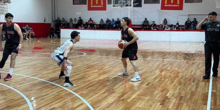La Falda se hizo fuerte y estiró la serie